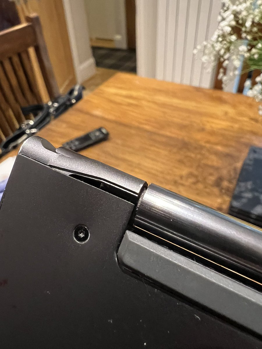 ServiceJunky's tweet photo. @LenovoSupport awful service .. failed to fix motherboard problem twice..several attempts to fix online including full factory reset..and now latest visit damaged screen and casing .. cant speak to anyone to complain to! https://t.co/6ZMeSsgCLJ