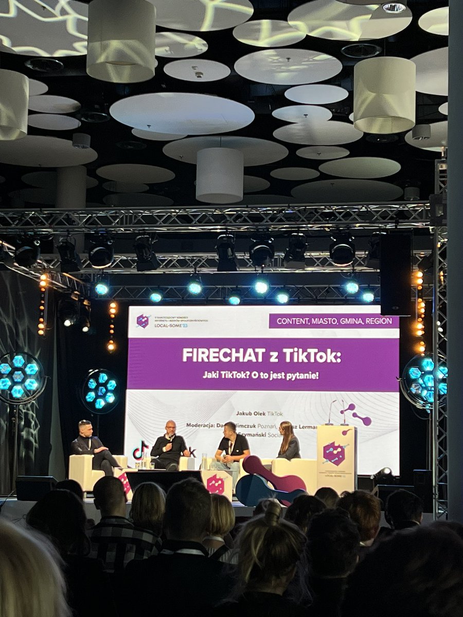 Sek_Lukasz's tweet photo. TikTok ma obecnie 207 moderatorów treści w języku polski . Najwięcej z platform technologicznych. Ciekawe czy z czasem będzie się to przekładać na lepszą walkę z fejkami i dezinformacją. #localsome https://t.co/LCHtYcJ8fp