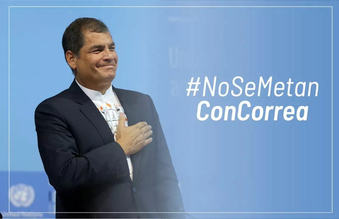 TuiterosxEc5's tweet photo. @MashiRafael @Cristianhv59 "Un pueblo ignorante es un instrumento ciego de su propia destrucciรณn" Simรณn Bolรญvar
Hoy por el odio de un 52% de la poblaciรณn , nos tienen hundidos en la miseria, pobreza y abandono total.
Reconozcan que en #LaDecada de #RafaelCorrea se vivieron grandes logros para el Ecuador. https://t.co/U9rwAaL2id
