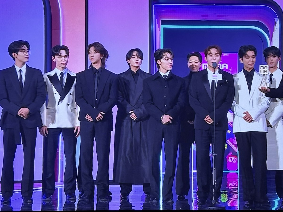 이거 보려고 학원에서 미친듯이 뛰어왔잖아 내가…!!!!