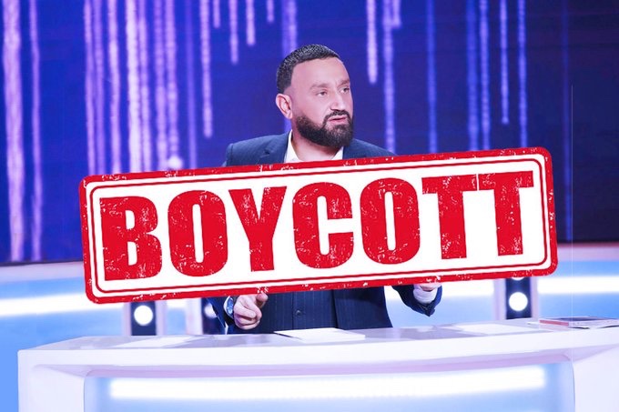 zina95_94's tweet photo. Et sa continu encore et encore les chute d'audience font très mal à #hanouna
C'est reparti #BoycottTPMP #BoycottHanouna

#Quotidien  : 2,10 millions (9,4%)
#TPMP  : 1,69 million (7,5%) 😂 https://t.co/cpXUGEfCAN