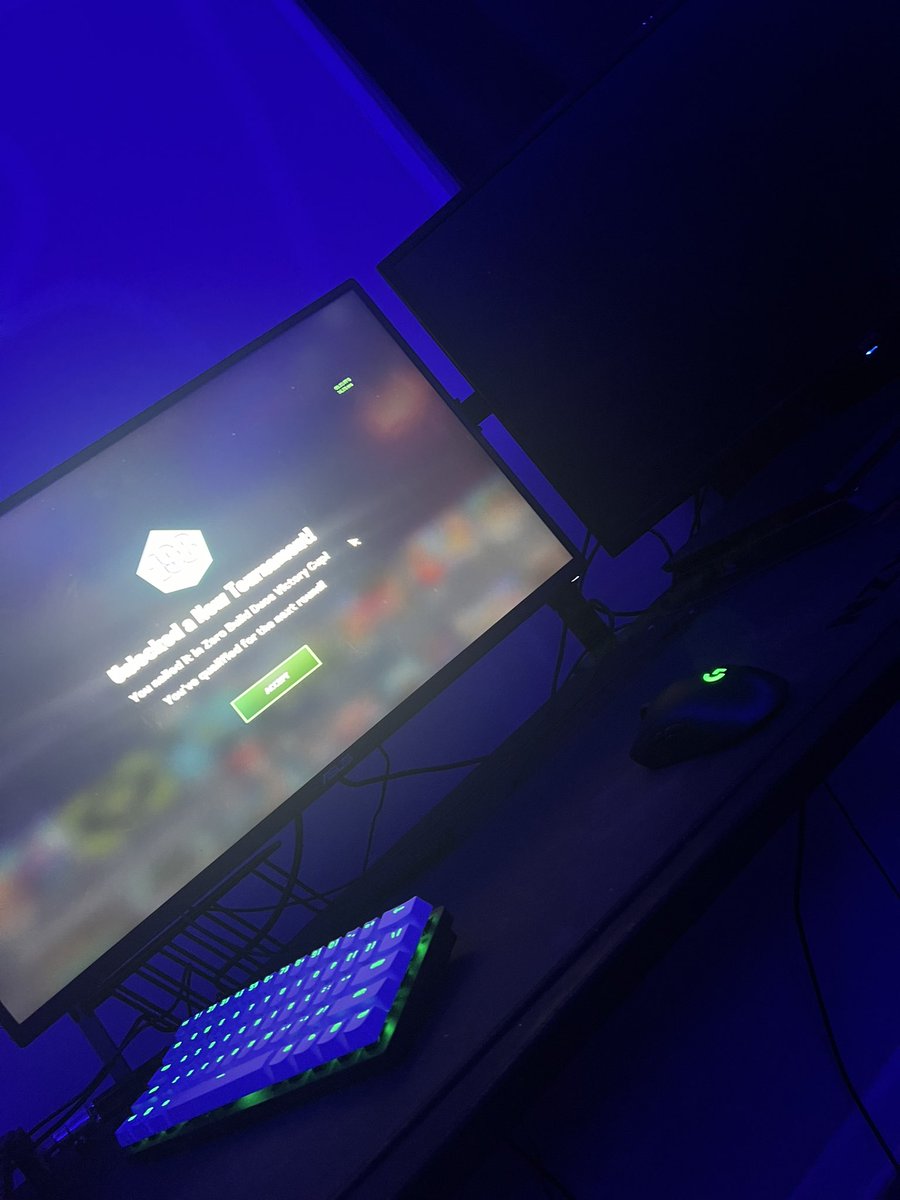 ecstasyusage's tweet photo. Qualed top 200, old gen console, kbm console input delay (wireless as well).
OCE is a test region @WydGageYT https://t.co/32gAR9f6Kh
