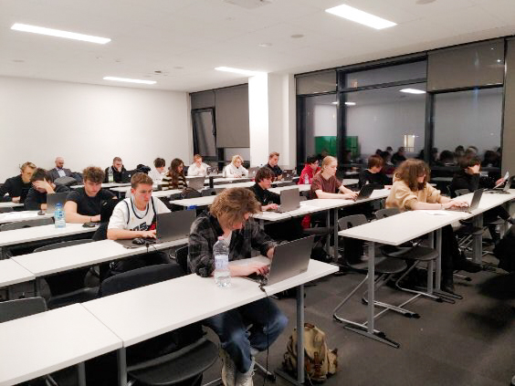 TechniSchools's tweet image. 🚀 Kolejny kamień milowy dla uczniów 3 klasy w Warszawie!
📣 📝 Nasi utalentowani uczniowie pisali wczoraj Próbny Egzamin Zawodowy. Już za pół roku czeka ich ten właściwy.
👏🏻 Gratulujemy wszystkim uczniom i trzymamy kciuki za najlepsze wyniki.

#technikumprogramistyczne