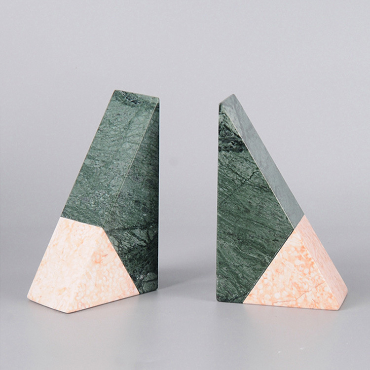 Green and white marble connection triangle bookend decoration for home.

#evelynhomedecor #housedecoration #homedecoraccessories #marbledecor