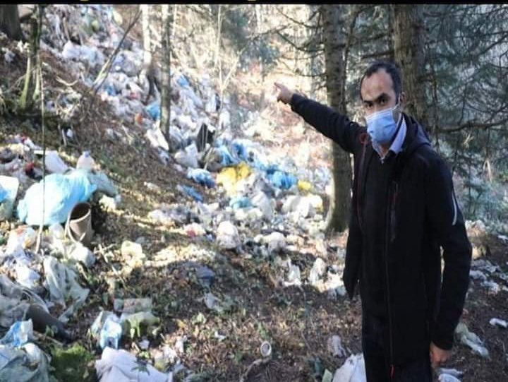 BrcTvAjans's tweet photo. Çöpü nereye atacağını bilmeyen bir halktan, oyunu nereye atacağını bilmesini beklemek büyük bir iyimserliktir... https://t.co/JG7Kx1vZoN
