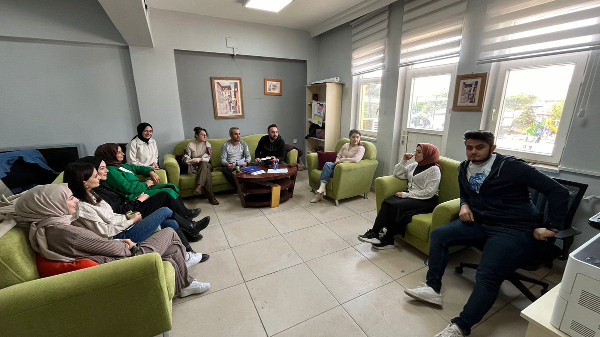 Öğretmen Okumaları Projesi  kapsamında KASIM ayı kitap değerlendirmenizi yaptık. <a href="/burhan_yuksel23/">Burhan Yüksel</a> <a href="/LSehit/">Yazılı Şehit Mustafa Mercan Ortaokulu</a>