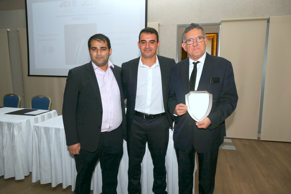 limassolchamber's tweet photo. Πραγματοποιήθηκε με μεγάλη επιτυχία η Ετήσια Γενική Συνέλευση Επιμελητηρίου Νέων Κύπρου και Λεμεσού. 
Στην εκδήλωση τιμήθηκε ο Διευθυντής του ΕΒΕ Λεμεσού κ. Χρήστος Αναστασιάδης για την πολύχρονη στήριξη και προσφορά του στο Επιμελητήριο Νέων Λεμεσού.
@CCCI_Cyprus @JCILemesos https://t.co/AnlzKkcD4o