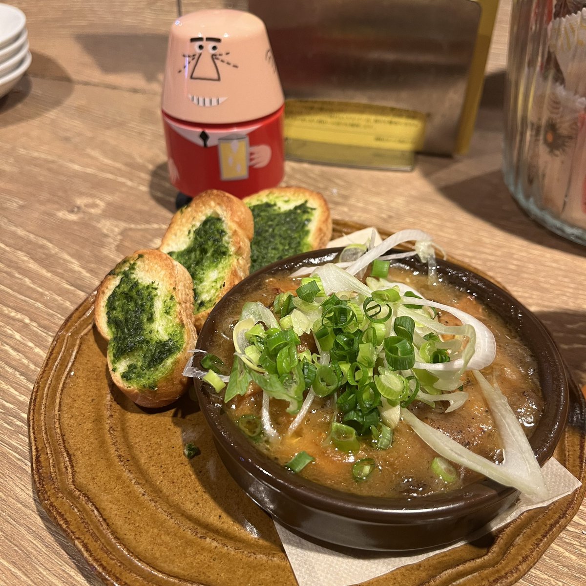 DigChaHobby's tweet photo. トリスバーのHappy Hour最高♪

600円以内のドリンクが300円に！
16-19時なら一品おつまみを頼んじゃえば、何杯でもOKだそうな https://t.co/UhoArwyy1n
