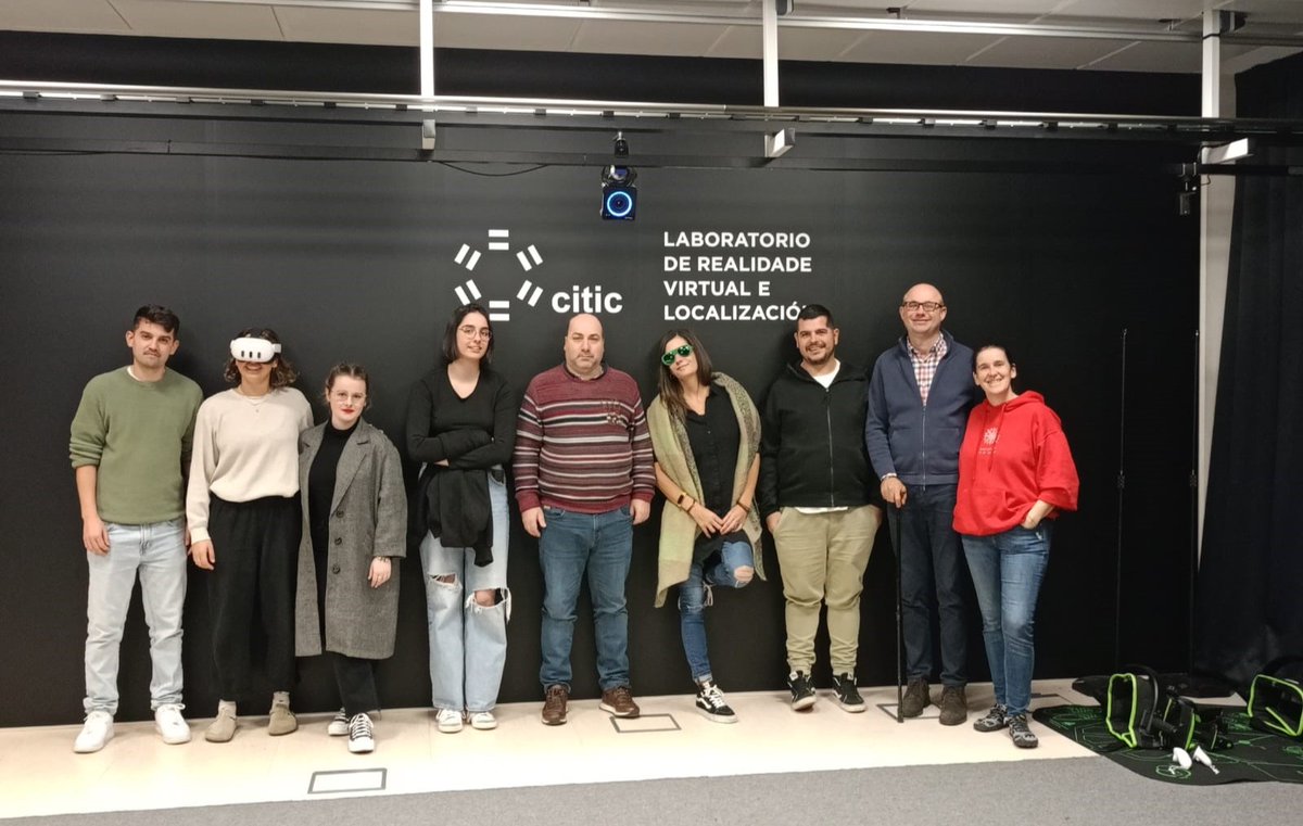danocerebralgal's tweet image. A asociación @Adaceco visitou as instalacións do @citicresearch para probar novos dispositivos de #realidadevirtual destinados a fomentar habilidades físicas e cognitivas, o que as dota dun gran potencial para mellorar os procesos de rehabilitación de persoas con #danocerebral.