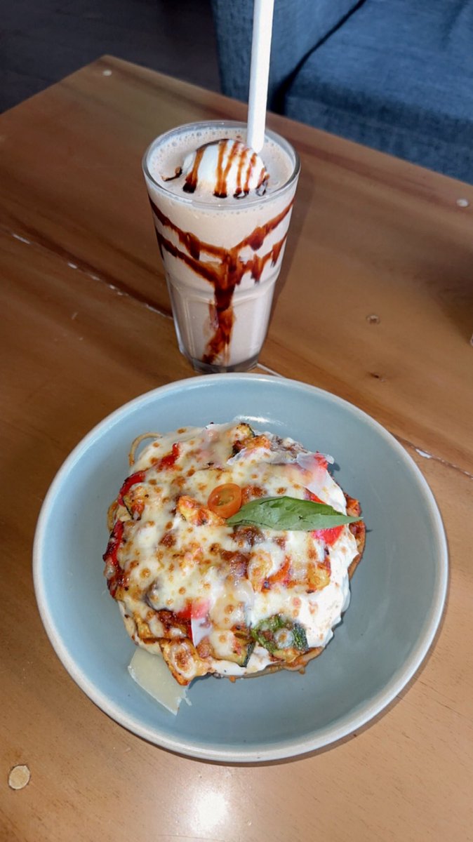 amrinfizza's tweet photo. Sippin' on a salted caramel shake, grubbin' on some chicken lasagna – because why choose when you can have both? 
.
.
.
#Foodie #saltedcaramelshake #lasagnia #foodforlife #cafficana #calicutcafes https://t.co/0WFCYITz5v