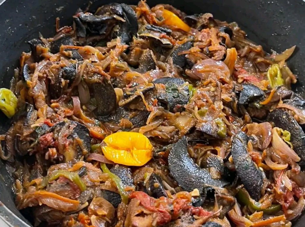 egsabores_'s tweet photo. Algunas personas no están preparadas para apreciar esta delicia. 

#GuineaEcuatorial #Caracoles #AlimentacionGuineana #Comidaecuatoguineana https://t.co/6bq1MtyBA6
