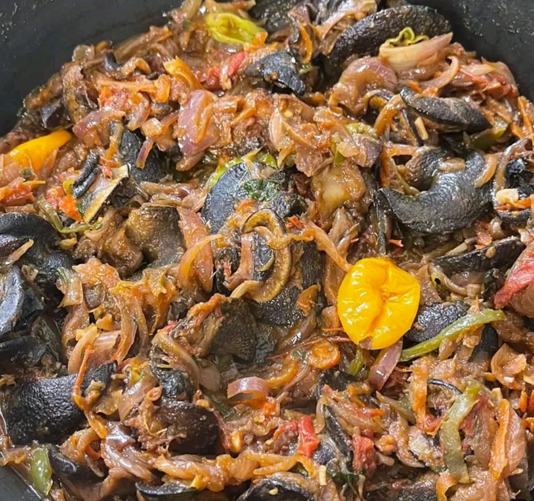 egsabores_'s tweet photo. Algunas personas no están preparadas para apreciar esta delicia. 

#GuineaEcuatorial #Caracoles #AlimentacionGuineana #Comidaecuatoguineana https://t.co/6bq1MtyBA6
