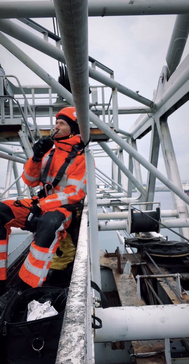 dapro_safety's tweet photo. Whether you're climbing or sitting and waiting, our Protector 2 Coverall will keep you warm.

Shop at https://t.co/uZtmYyZbAg
Worn by: @TheRopeAccessC

#daprosafety #safetywear #outerwear #ropeaccesstechnician #workatheight #irata #SafetyFirst #roperescue https://t.co/EXd2KMddDp