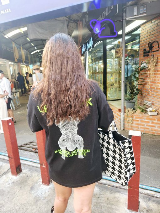 จะทำอาชีพอะไรก้อทำไปเถอะค่ะ ไม่มีอะไรมาต่ำมาสูง มาขาว มาดำ หรอกค่ะ  คนเหมือนกัน  แค่อย่าไปทำ อะไรให้ชาวบ้านเค้าเดือดร้อนกะพอ<a href="/tag/%E0%B8%A7%E0%B8%B1%E0%B8%99%E0%B8%99%E0%B8%B5%E0%B9%89%E0%B8%A1%E0%B8%B5%E0%B8%AA%E0%B8%B2%E0%B8%A3%E0%B8%B0"class="tags"><span>#วันนี้มีสาระ</span></a>