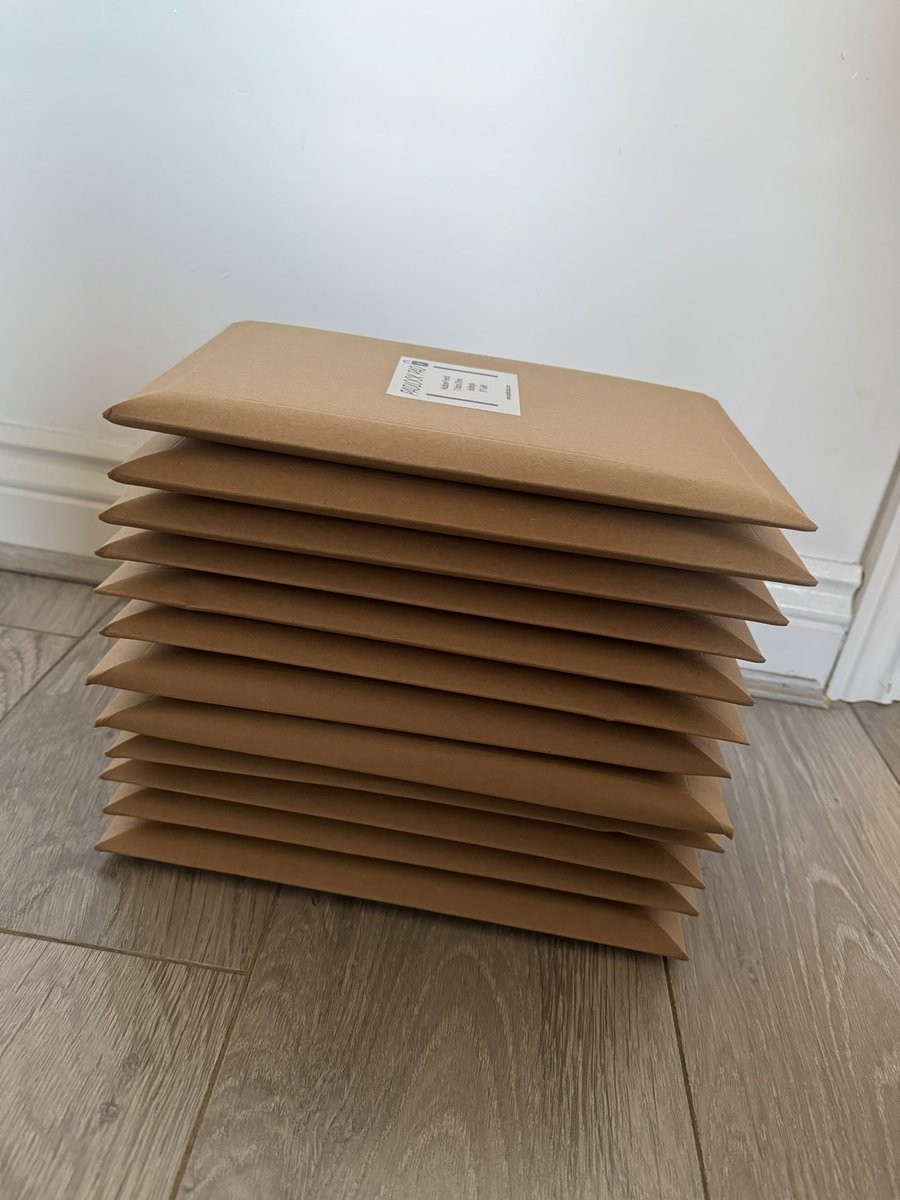 PadlockPad's tweet photo. CHRISTMAS ORDERS ON THEIR WAY 🎄⚽️

The football diary taking youth players’ game to the next level ↗️

Set targets, reflect, get better. 

Oh, and improve that ‘healthy’ mindset too 🧠 

Order now for Christmas stocking fillers 🎅🏽

#youthfootball #footballdiary #padlockpad https://t.co/RuxaIOyKDt