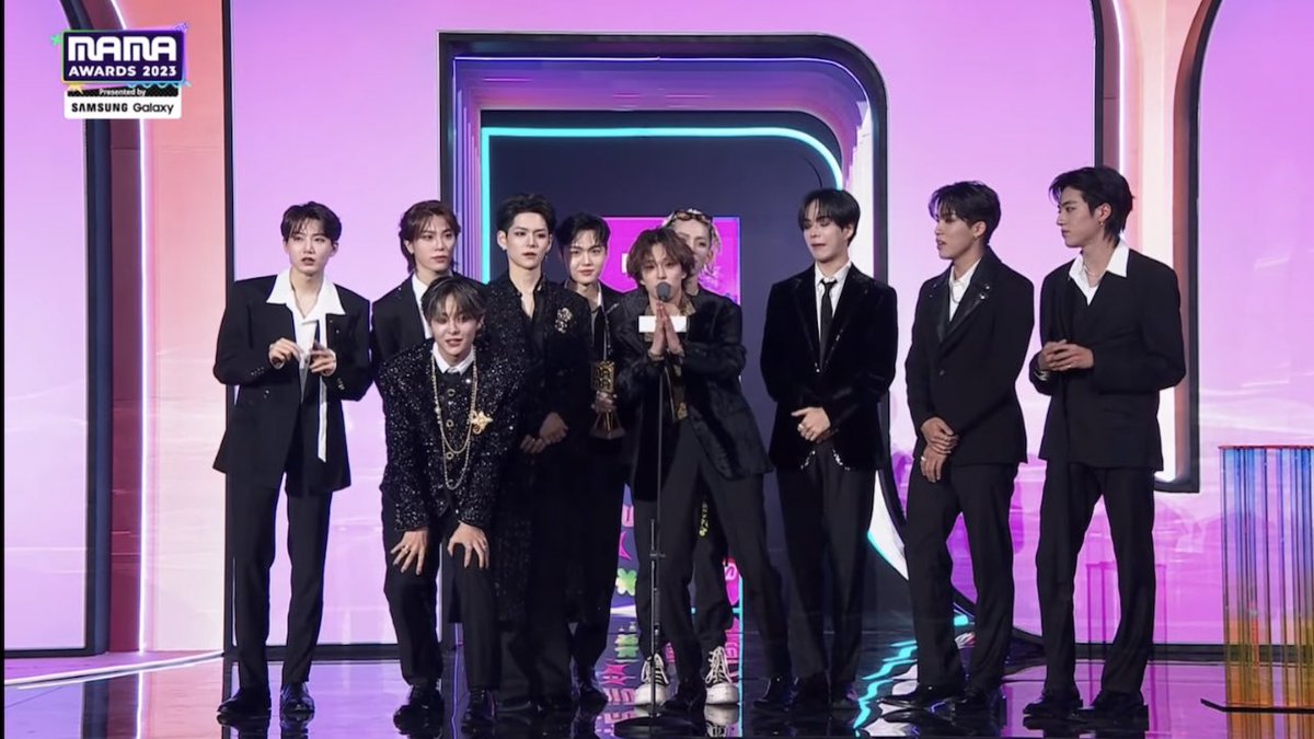 iksanpjw's tweet photo. Congratulations TREASURE for winning Favorite Dance Performance Male Group! #트레저 https://t.co/IVooooGH6x