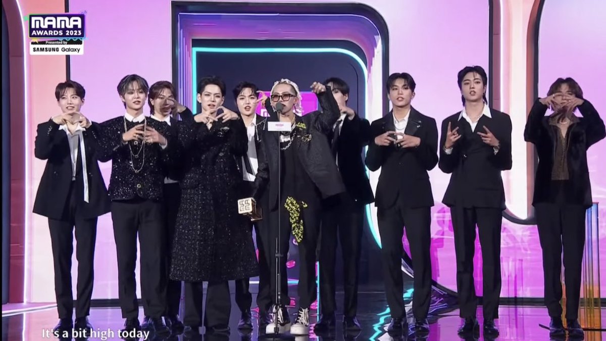 iksanpjw's tweet photo. Congratulations TREASURE for winning Favorite Dance Performance Male Group! #트레저 https://t.co/IVooooGH6x