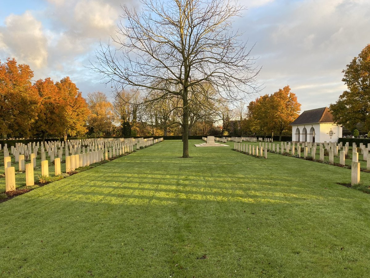 We delivered 600 bags of our Nutrimulch to the Commonwealth War Graves in Cambridge yesterday. This is a beautiful place to commemorate over 1,000 servicemen and women who lost their lives in service during the two World Wars. #fieldcompost #cambridgehistory #peatfree