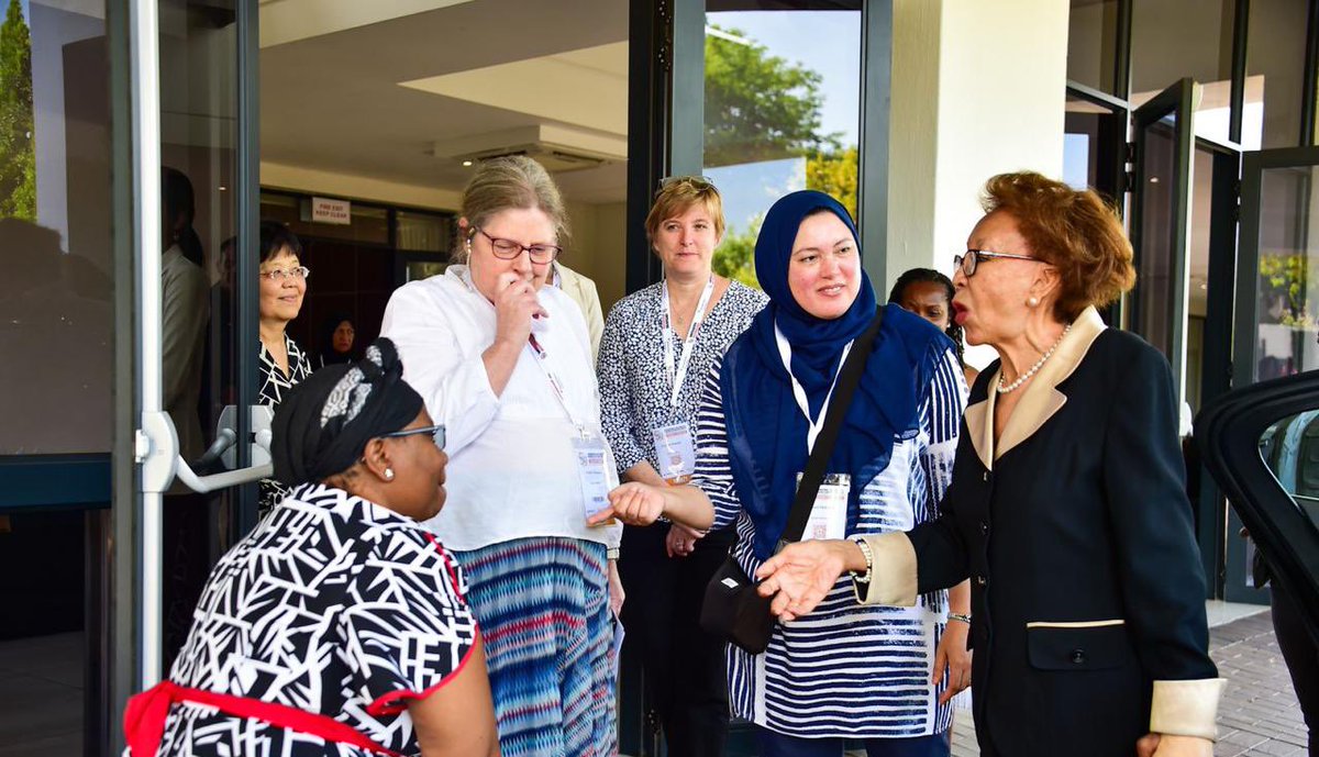 [ARRIVAL]: First Lady of the Republic Dr Tshepo Motsepe arriving at Indaba Hotel & Conference Centre in Johannesburg for the 5th International Developmental Pediatrics Association (IDPA) Congress 2023.

#OurChildrenOurFuture
#LeaveNoOneBehind 🇿🇦