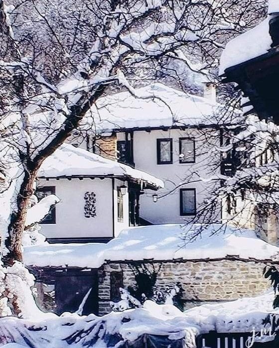 🇧🇬 Bulgaristan,
Bozhentsi (Bozhentsite)