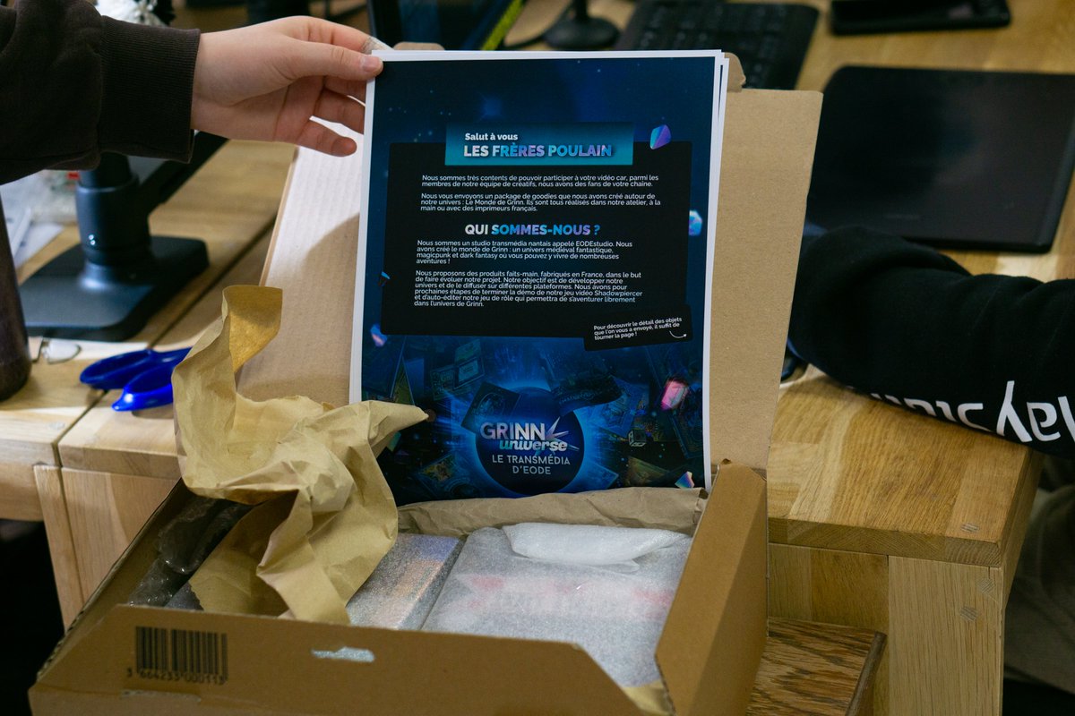 EodeStudio's tweet photo. Salut @lfpoulain ! 
On vous a envoyé un colis contenant un extrait de nos DIY autour de notre monde fantastique, Grinn. 
On suit votre chaine depuis longtemps (pour les tuto d'impression 3D notamment)et on espère que nos goodies faits main à Nantes éveilleront votre curiosité ! https://t.co/vlxrMzepJN