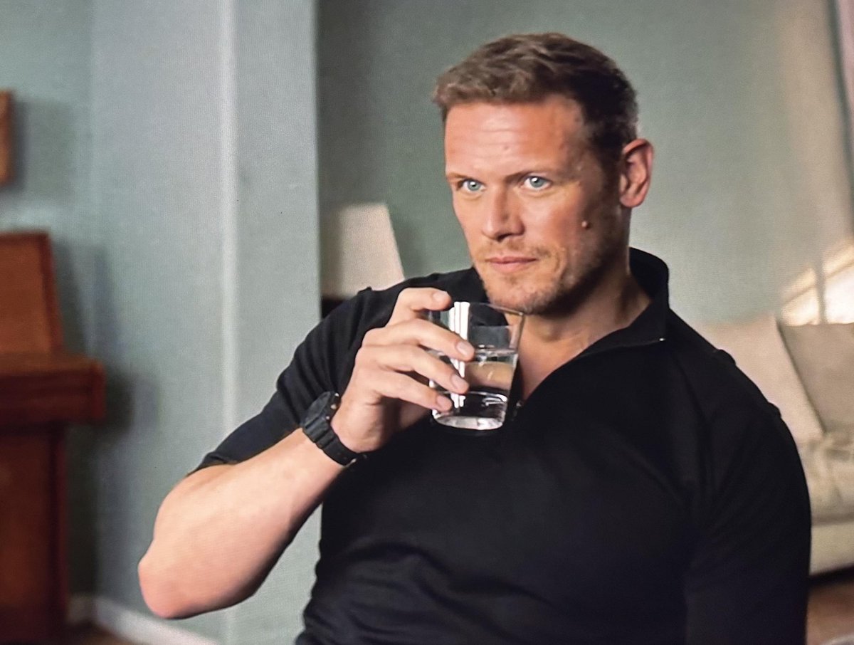 Hello friends , i wish you a lovely day 🤩! Let’s start by hydrating ourselves! 💧🔥🥰
<a href="/SamHeughan/">Sam Heughan</a> 
#TheCoupleNextDoor