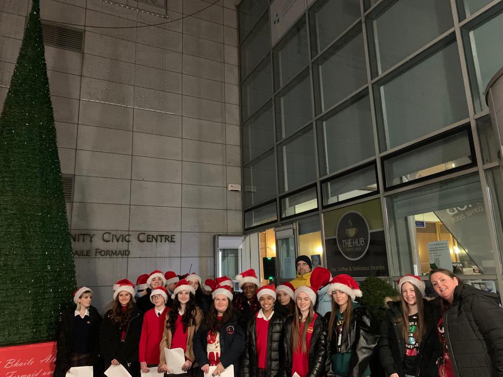 KylemoreMusic's tweet photo. It Christmas in Ballyfermot! @CityofDublinETB @KylemoreCollege &amp; @KylemoreMusic students had the festive pleasure of performing at the Christmas Tree lighting ceremony by @daithideroiste @DubCityCouncil Civic Office in Ballyfermot yesterday. Great singing from the Lord Major too! https://t.co/s8NT6krrCd