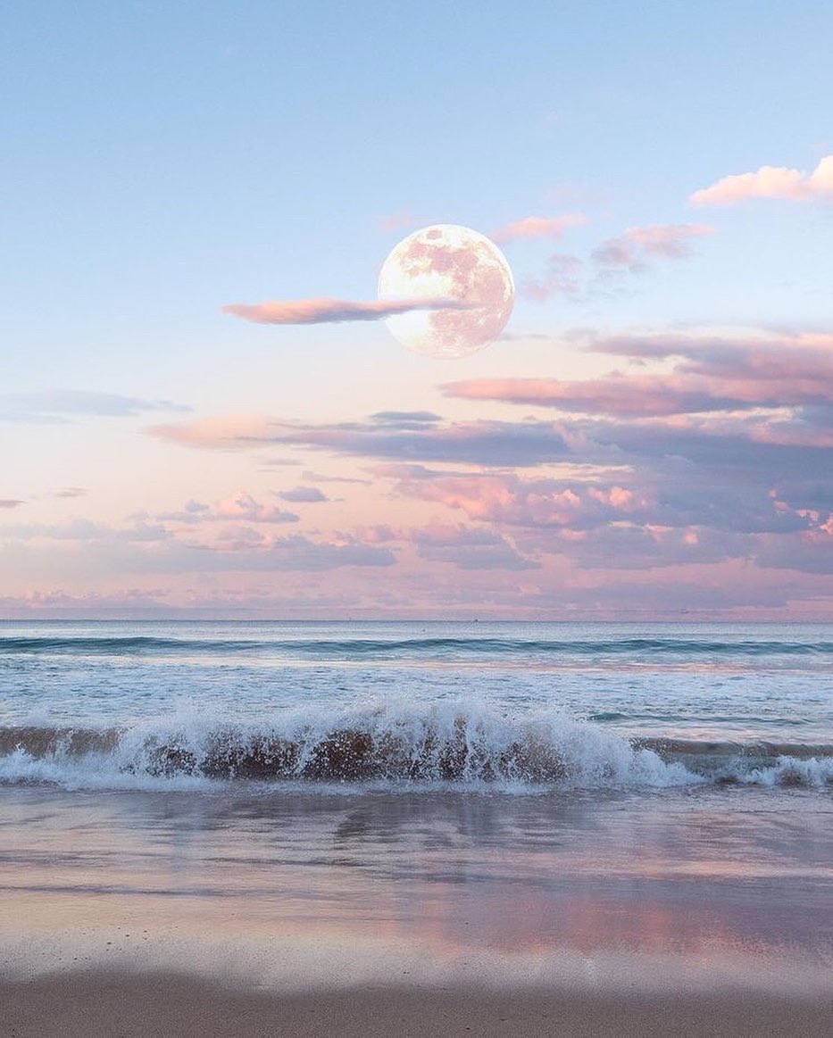 piitures's tweet photo. Moon https://t.co/zcpXkoaCTh