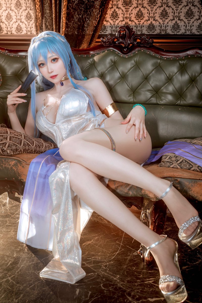 勝利の女神 : NIKKE 

ヘルム ＿ シャンデリアライト

#NIKKE     #NIKKEcosplay https://t.co/xMvfSEV1ZJ