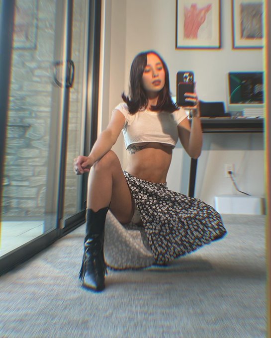 2 pic. hungry for you https://t.co/RnYD3K3nd3