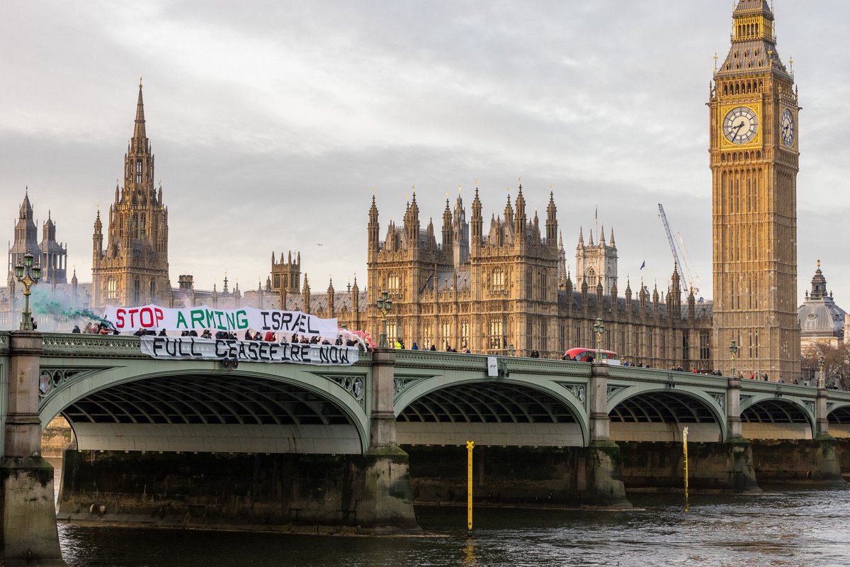 Answering the Palestinian call for a Global Day of Action to stop the #GazaGenocide, activists from the Free Palestine Coalition hung two 80 foot banners from Westminster Bridge in front of parliament this morning:

Britain MUST #StopArmingIsrael and demand a FULL #CeasefireNOW