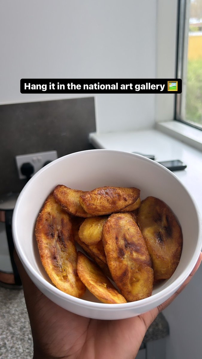 heisdamii's tweet photo. Personally, I think Plantain or Plantin, whichever one you wanna call it, is one of the best things God ever made oh🤷🏾‍♂️ Because tell me, why does this thing slap EVERY time🤤 Whether it’s fried, boiled or roasted, it go still SWEET😋Like just take a look at this beauty ehn #Foodie https://t.co/RmXUnHoq4i