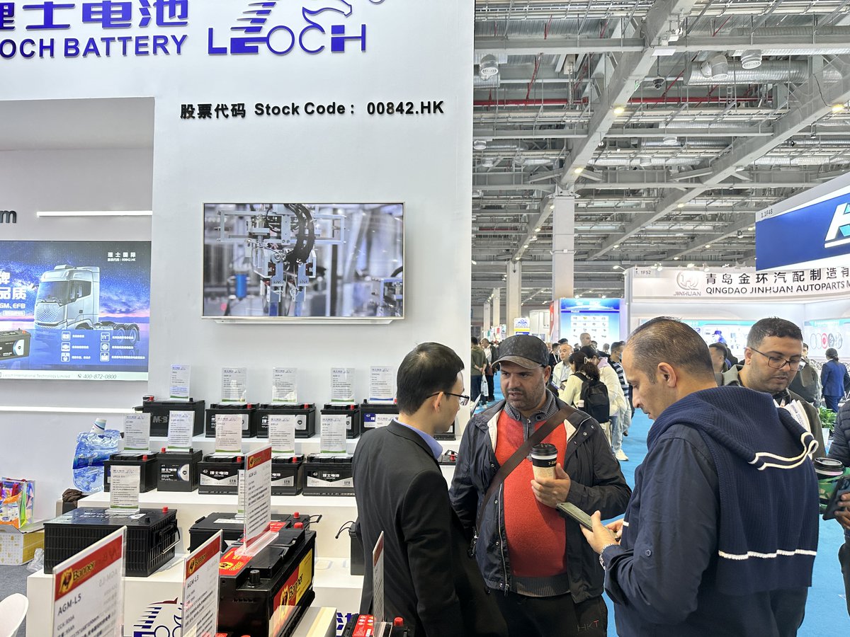 Automechanika Shanghai 2023, Leoch is right here! 🚗🔋

Leoch is the OE supplier for many international automobile manufacturing companies with years of automotive battery experience. 🤝

#Automobile #CarBattery #Automechanika #EV #StartingBattery #MotiveBattery