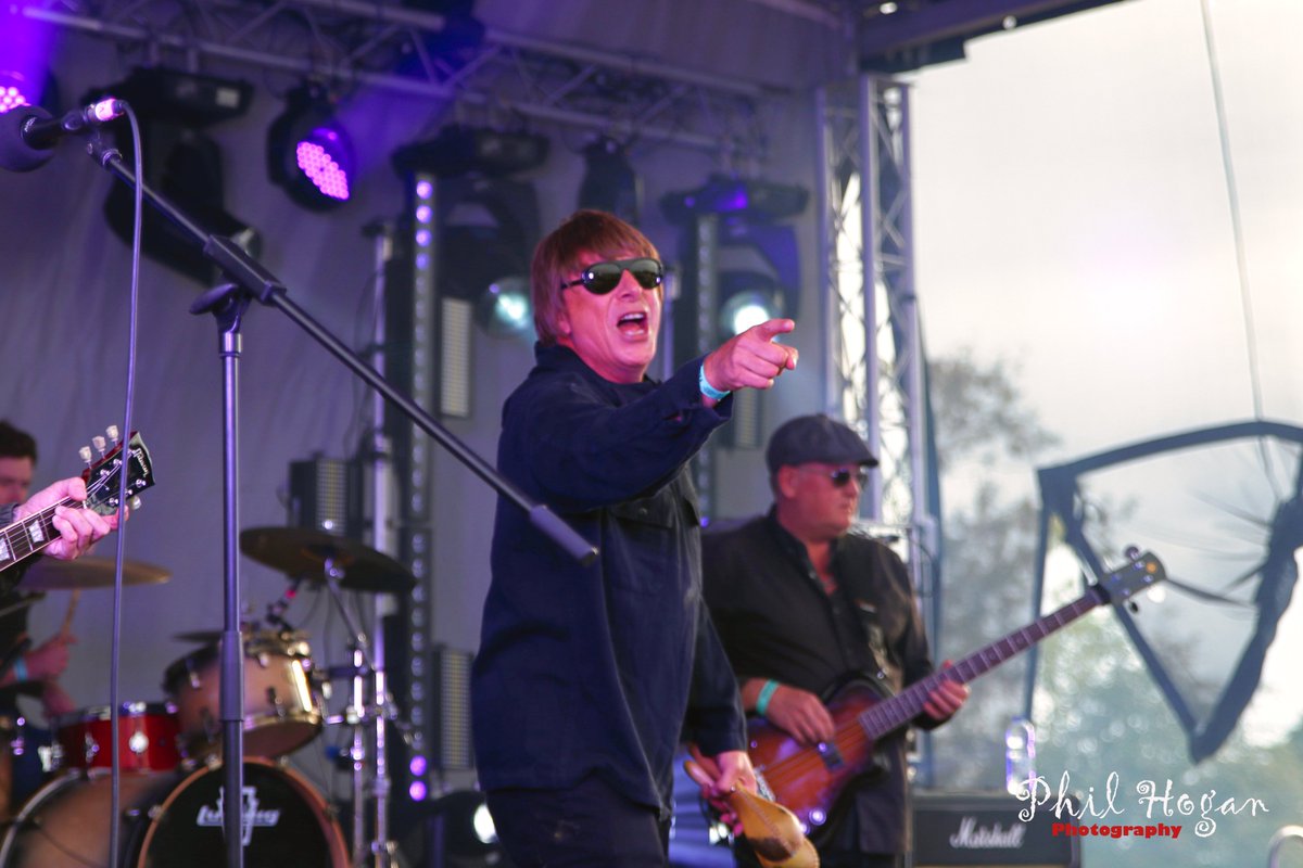 Philhoganuk's tweet photo. The Oasis Experience at Made in Manchester Romiley 2023 #Philhoganphotography #Theoasisexperience #Oasis #Madeinmanchester #MIM #Romiley https://t.co/h87BUig8rL