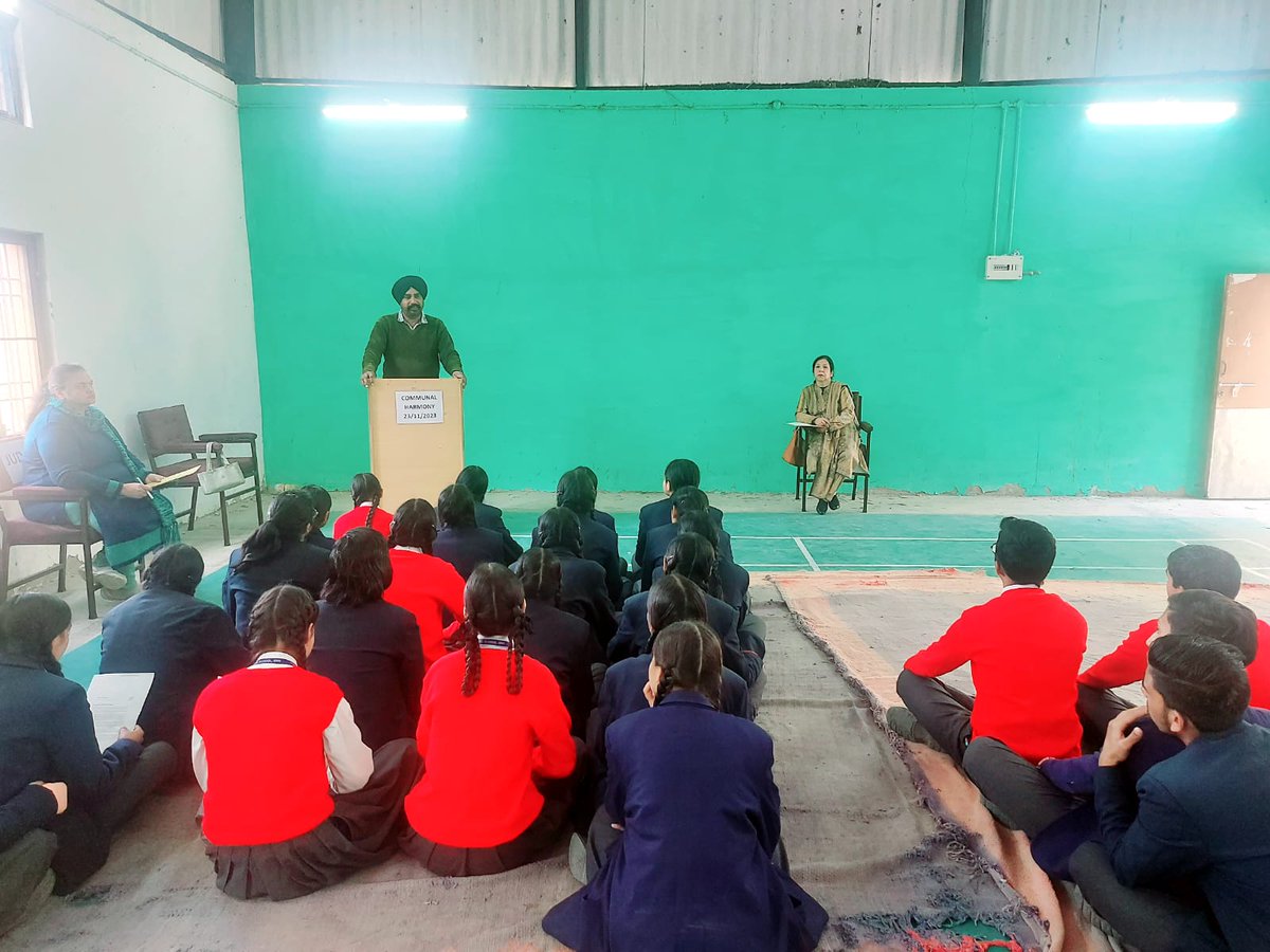 BBMBINDIA's tweet photo. As part of #communalharmonyweek, BBMB hosted a vibrant debate competition on Communal Harmony at Govt. Sr. Sec. School, BBMB, Sundernagar on 23.11.23. Students through their thoughts persuasively motivated all, promoting a sense of unity and bonding.
@MinofPower 
@nfchlnb https://t.co/CiDQ3AcuDd
