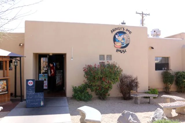 barstoolnmsu's tweet photo. Using only a restaurant, tell everyone where you went to college https://t.co/pa6NRWKJ0Q