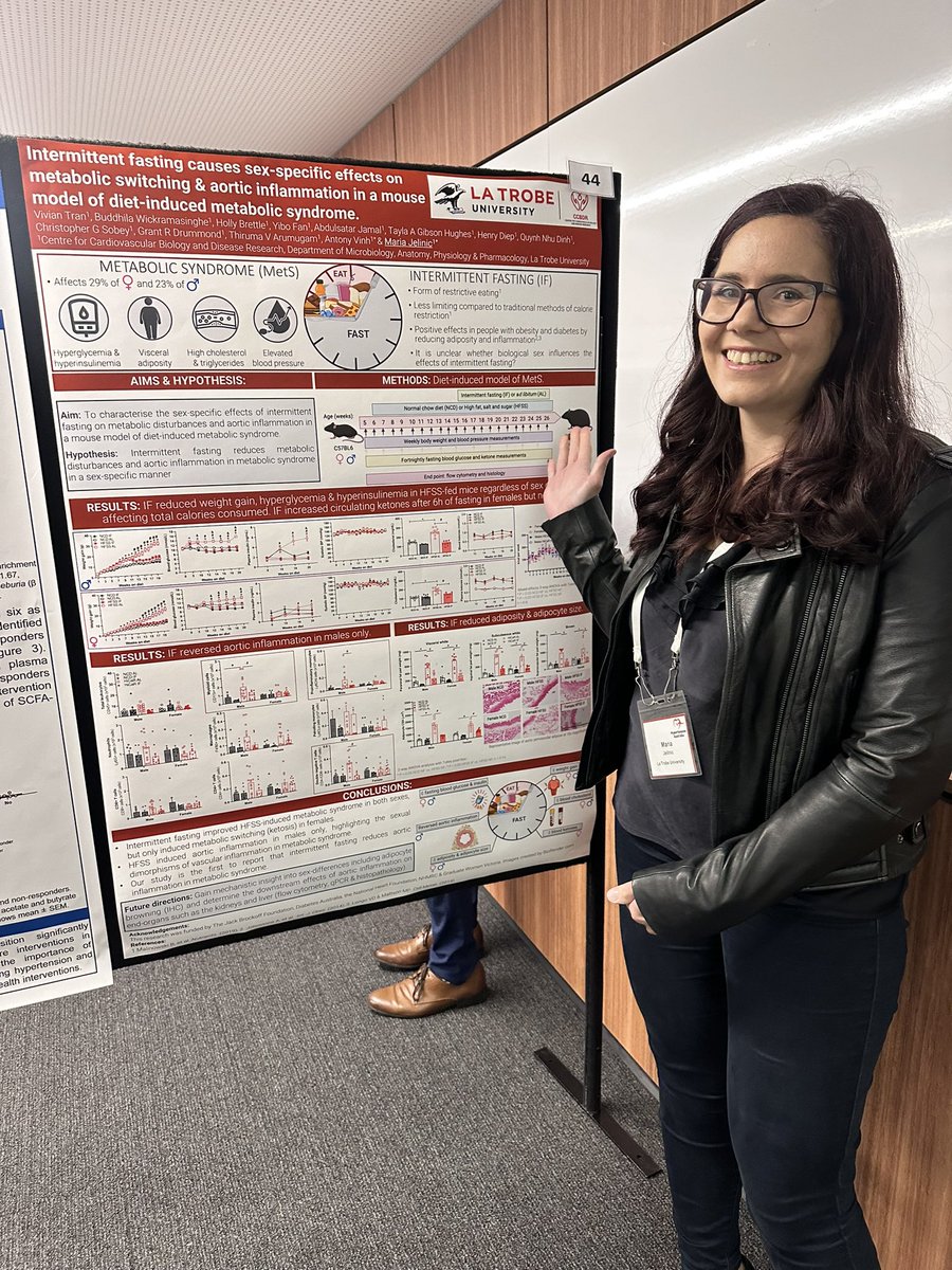 When the competition is great researcher but also a friend 😅 Congratulations @MarijaJelinic also finalist for the ECR poster award at #HTNAus_ASM2023 (@rikeishm photobombing Maria & @HamdiAJama 😂)