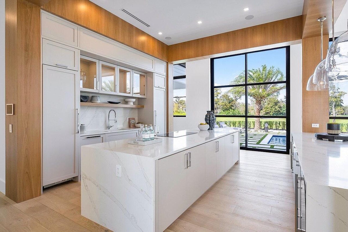 THE AMERICAN MAN$ION tweet media