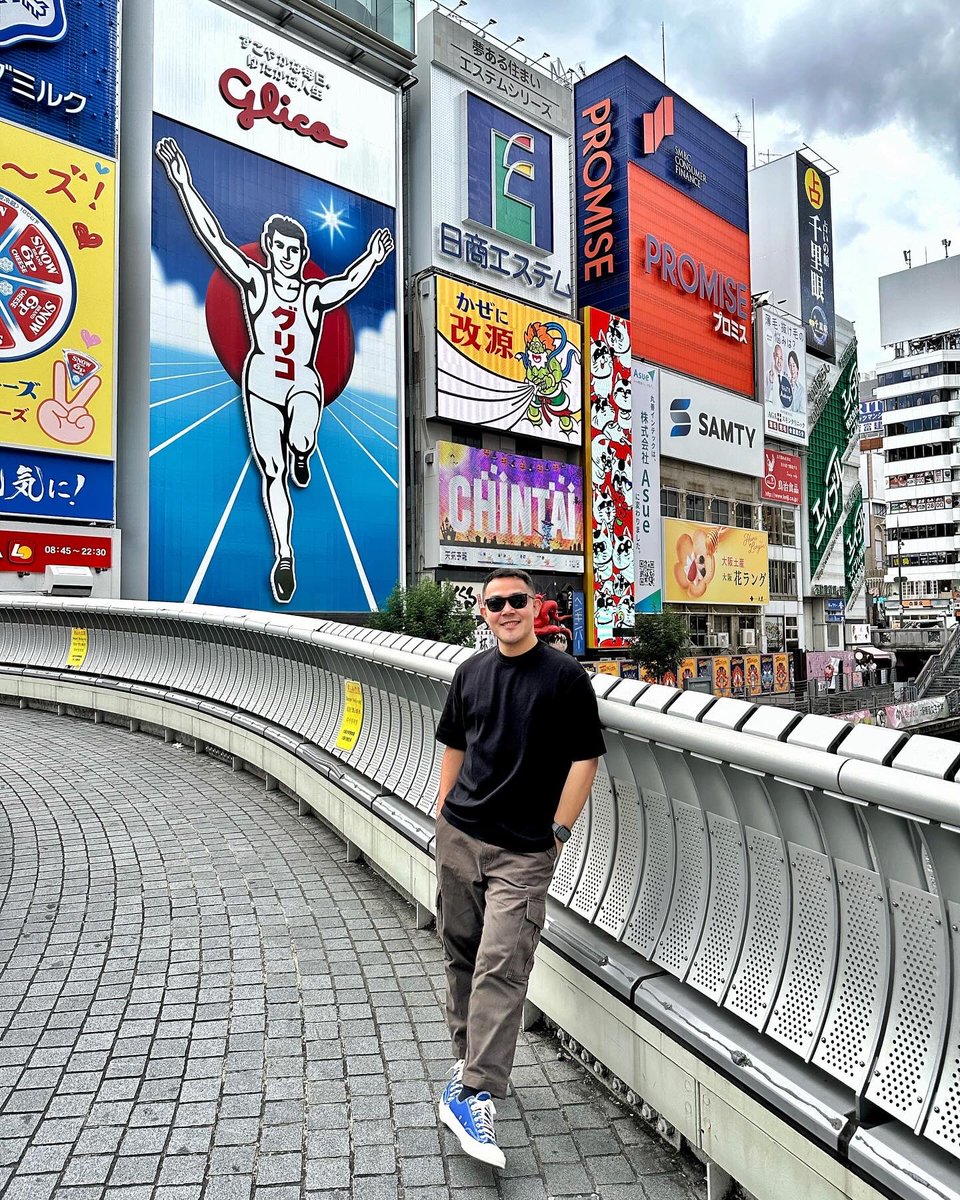 catch_epoy's tweet photo. “Life is short and the world is wide.” 

– Unknown
.
.
.
.
.

#iphoneography #fotografia #traveler #wanderlust #travelgram #ignation #igers #picoftheday #asianguy #dope #hters #hashtag #yolo #instagram #instagood #instamood #instacool #instafollow #follow4follow #japan #osaka https://t.co/vTldidhnBf
