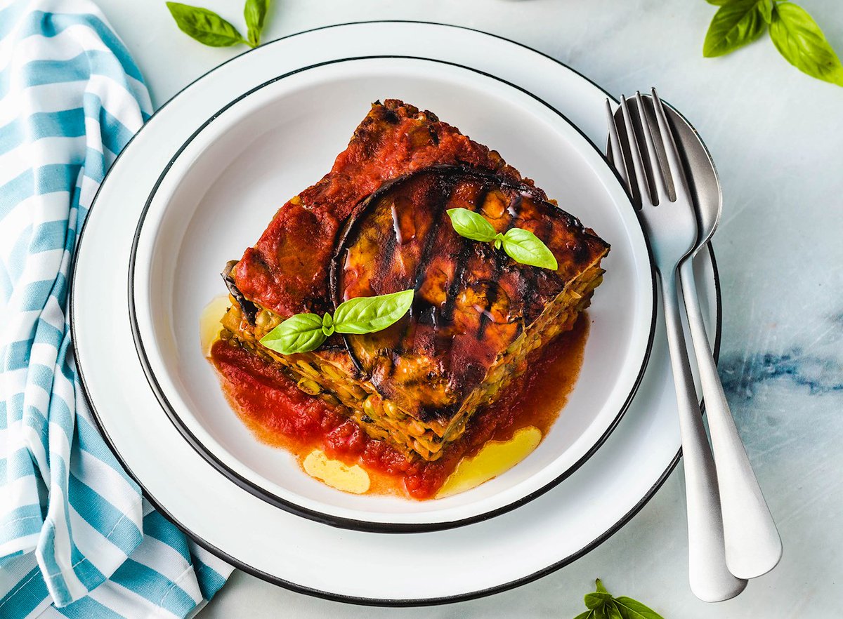 ARKISE85's tweet image. Lasagne alla parmigiana
The process of layering is repeated, and the last layer should consist of tomato sauce and grated cheese. The dish is baked in the oven until golden and bubbling, and lasagne alla parmigiana are then ready to be enjoyed. It's recommended to pair the dish…