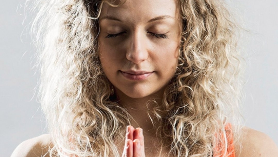 YogaEasy tweet media