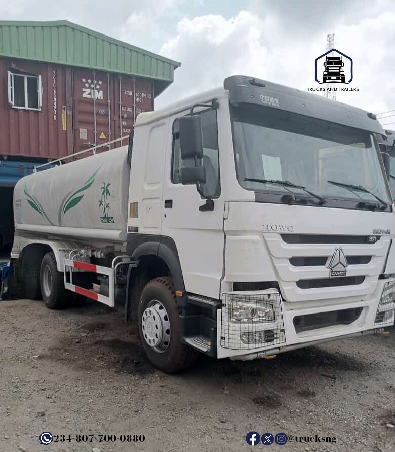 TRUCKSNG's tweet photo. Our heavy-duty vehicles redefine power and performance. Contact us today to get a quote! 
#HeavyDutyVehicles #FleetRevolution #DriveWithPower #Trucks #Trailers #TractorHead #DumpTruck #TrucksNg #WaterTanker #SinoTrucks #HowoTrucks  #Haulage #Logistics #OutrightPurchase https://t.co/g4rzNamKQi