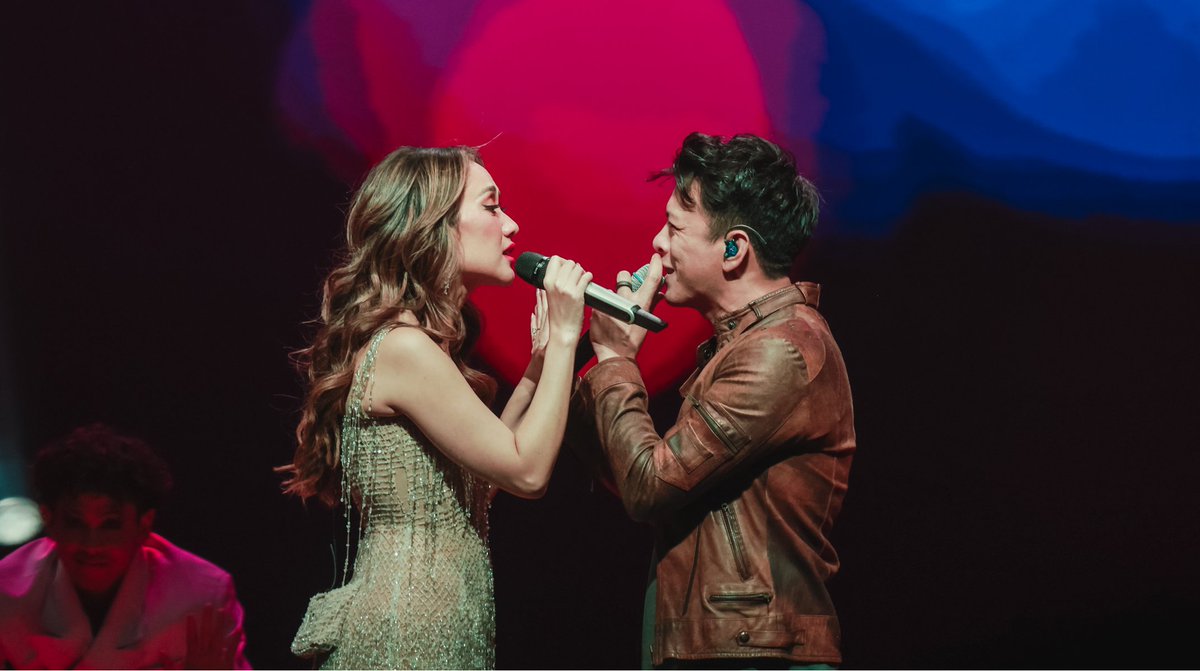 newlive_ent's tweet photo. Ngeliat kak @bclsinclair dan Ariel @NOAH_ID duet sambil atraksi di #circusconcerto 🥰 https://t.co/005NU94Dps