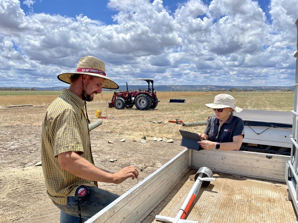 Dropping off #SoilSampling gear to farmers enrolled in #BindjarebDjilbaProtectionPlan project in the Peel-Harvey with ⁦@Amy_PHCC⁩ #waestuaries ⁦@PeelHarveyCC⁩ ⁦@DPIRDWA⁩ ⁦@DWER_WA⁩