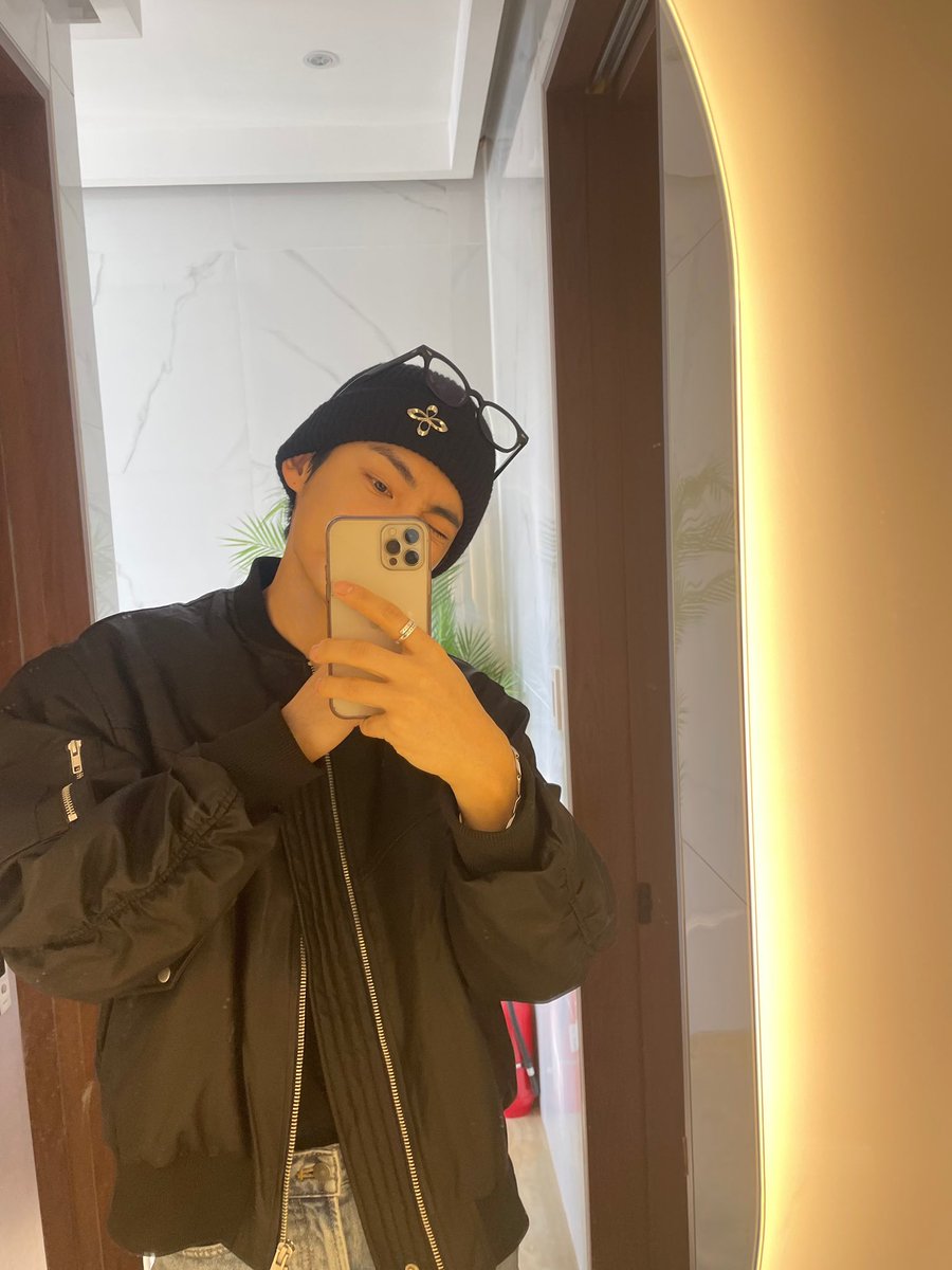 official_ACE7's tweet photo. [#에이스_준희]
날 춥다 😵‍💫
감기 조심해요 초이들 ~🙏🏻
#ACE #에이스 https://t.co/R48BeDF2rQ