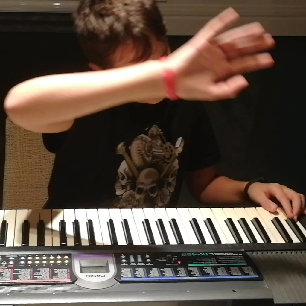 MixAndMasterEng's tweet image. Next Mix and Master keyboardist?