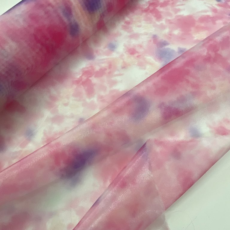 Nippori_okuyama's tweet image. オーガンジーマーブル柄販売中
裏地との組み合わせで表情が変化します！
これはオンラインでは売ってないかも💦

生地幅140cm
日本製
#日暮里繊維街 #nipporifabrictown #okuyama #日本製生地