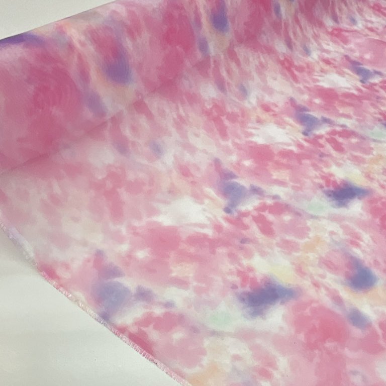 Nippori_okuyama's tweet image. オーガンジーマーブル柄販売中
裏地との組み合わせで表情が変化します！
これはオンラインでは売ってないかも💦

生地幅140cm
日本製
#日暮里繊維街 #nipporifabrictown #okuyama #日本製生地