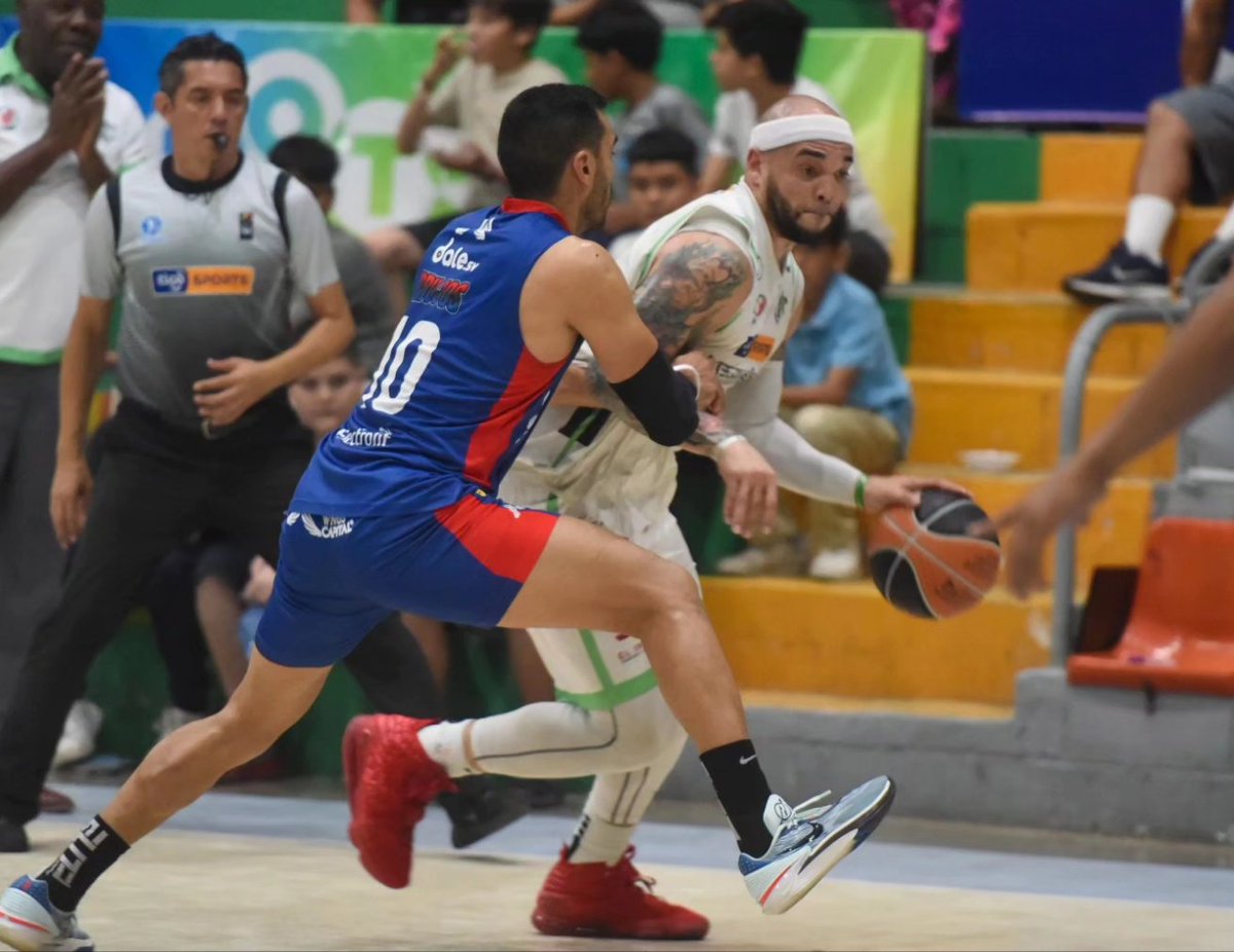 fesabal's tweet photo. Metapán BC gana el primer partido de la serie al vencer a Brujos de Izalco está noche en Polideportivo Abel Mazariego con un marcador de 106 - 93.
#CorreXnuestrasVenas
#LigaMayordeBaloncesto
#FinalLMB https://t.co/Lk10Chktou