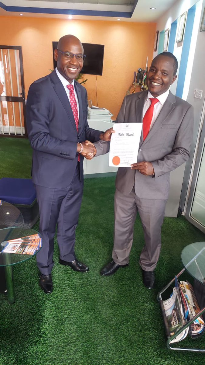 ndataniplots_Ke's tweet photo. The possible future President ,@WALTERMONGARE,Hon.Mong'are AKA Nyambane,has got his plot and title...Enjoy Festive Season offer of 15%Discount plus installments and be a plot owner.
#www.ndatani.com
#MtuniPlot
#festiveseasonoffer
#NyambaneakonaPlotJewewe?
#investmentproperties https://t.co/qx5PtIeFBV